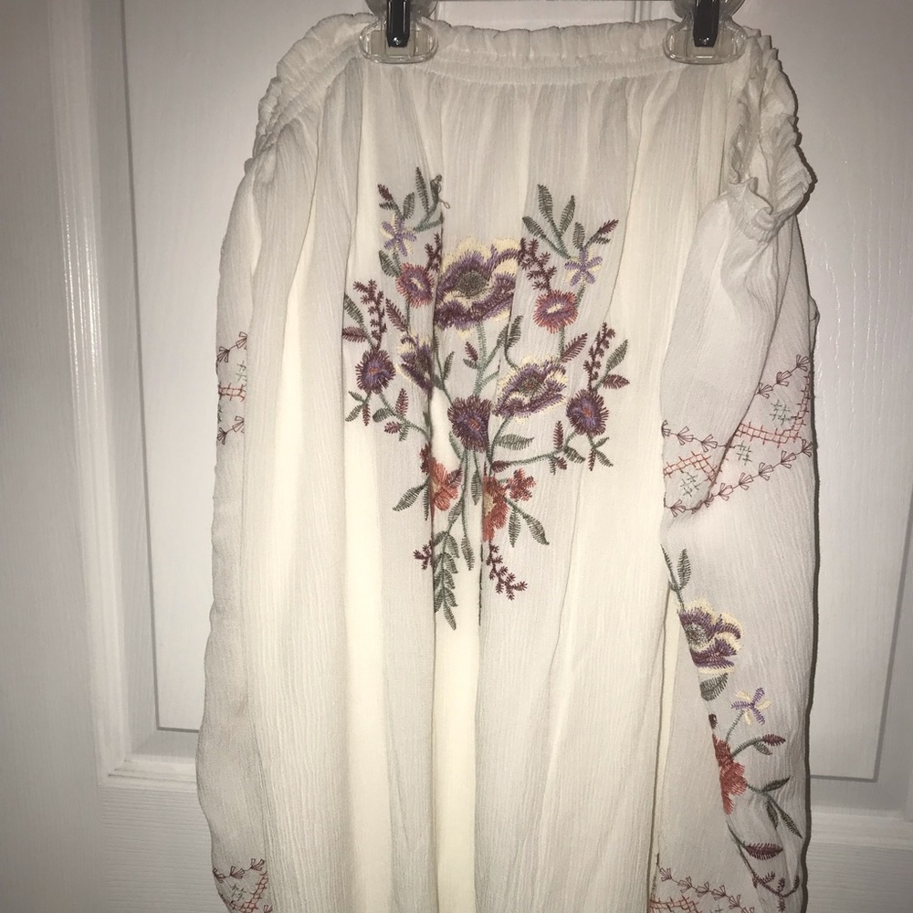 Off the shoulder white flower dress